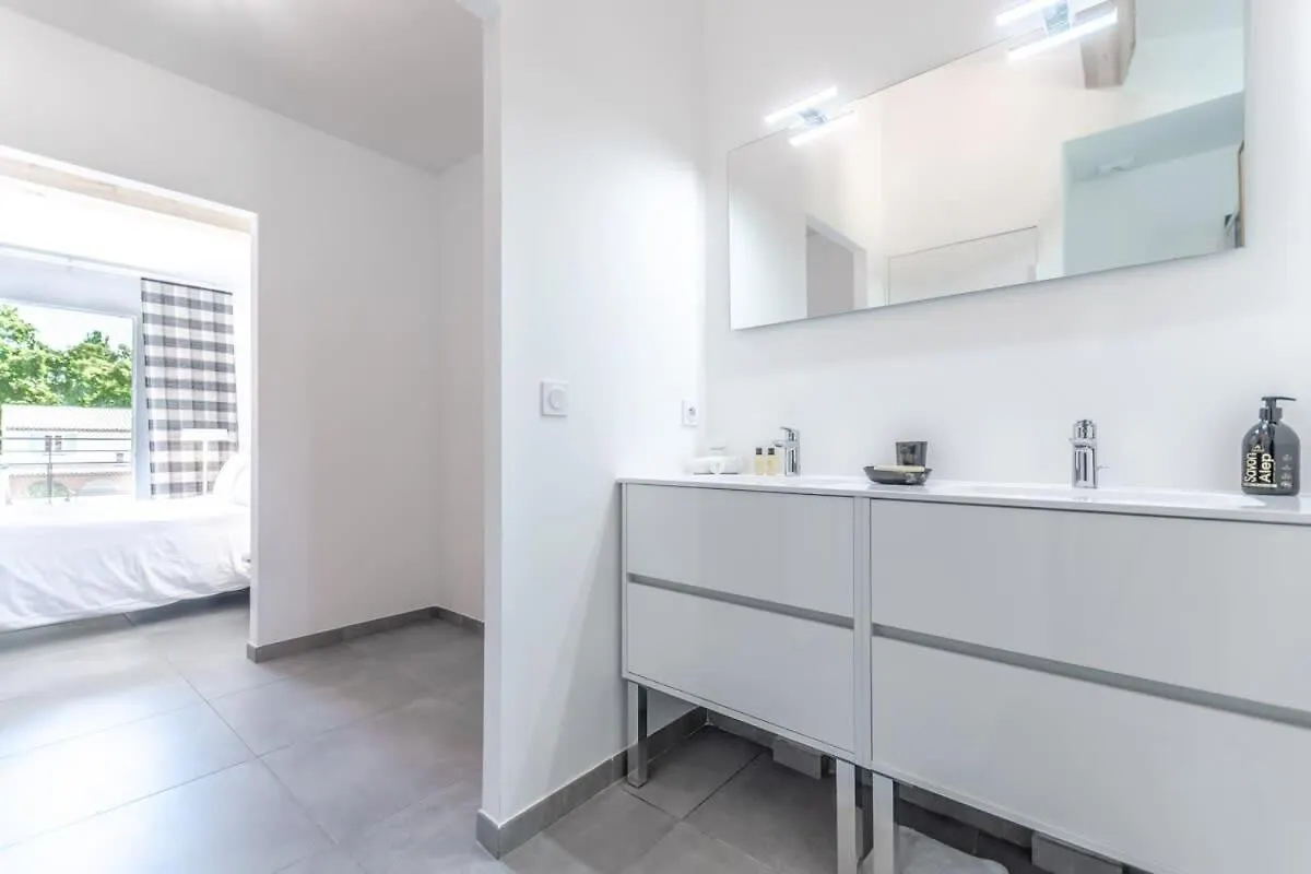 Modern Villa With Swimming Pool Grimaud