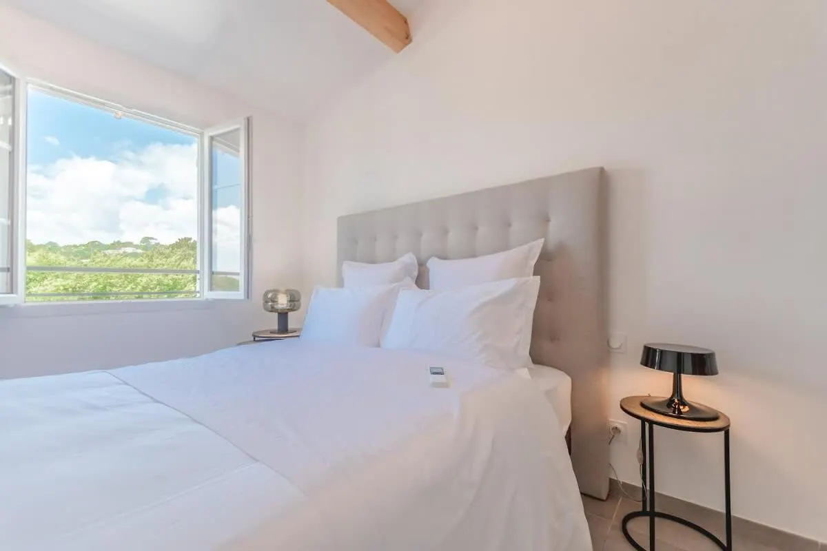 Modern Villa With Swimming Pool Grimaud