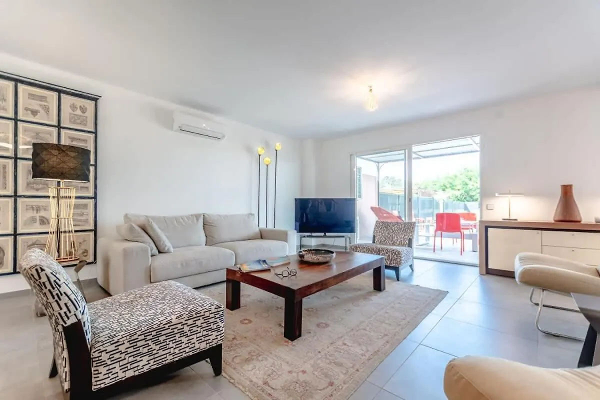 Modern Villa With Swimming Pool Grimaud