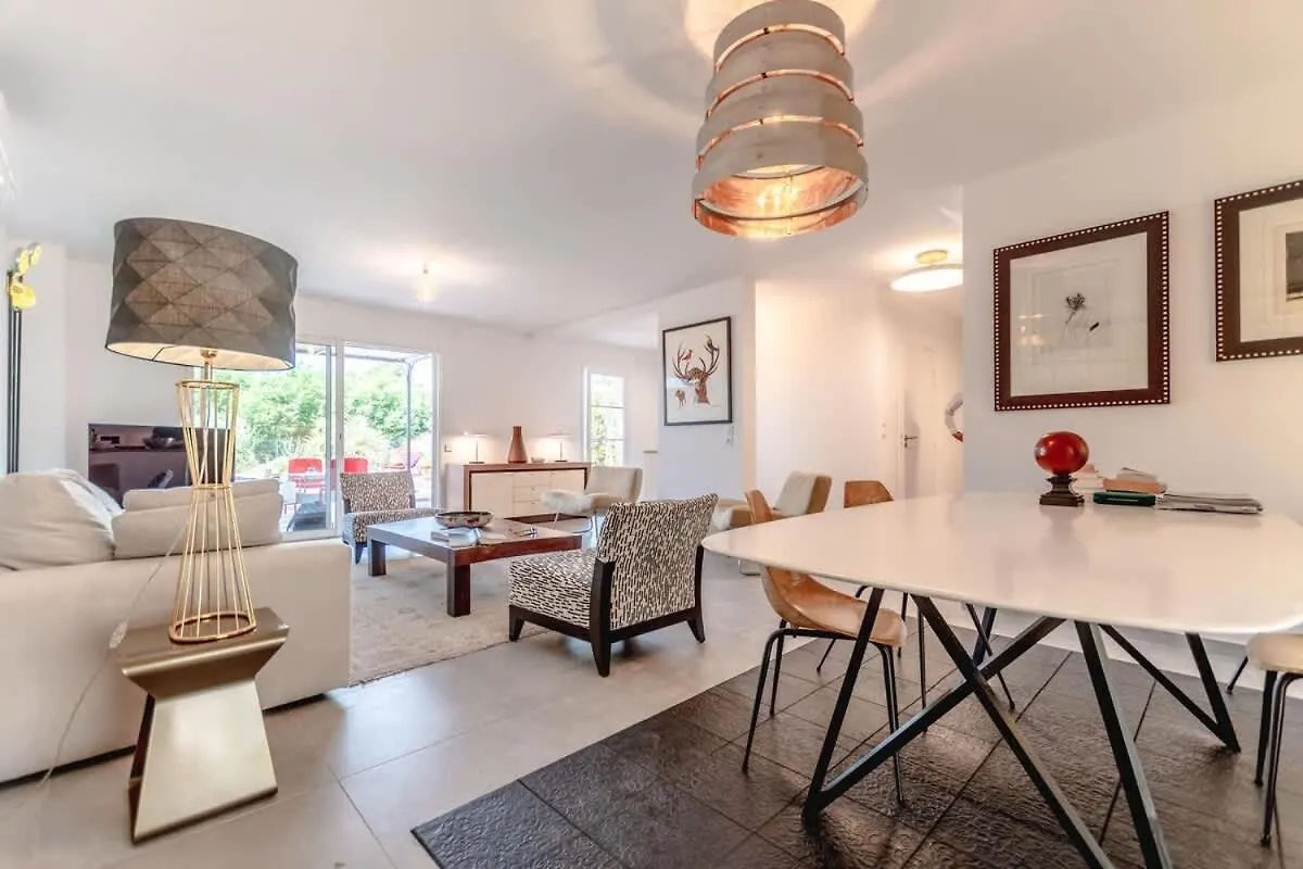 Modern Villa With Swimming Pool Grimaud