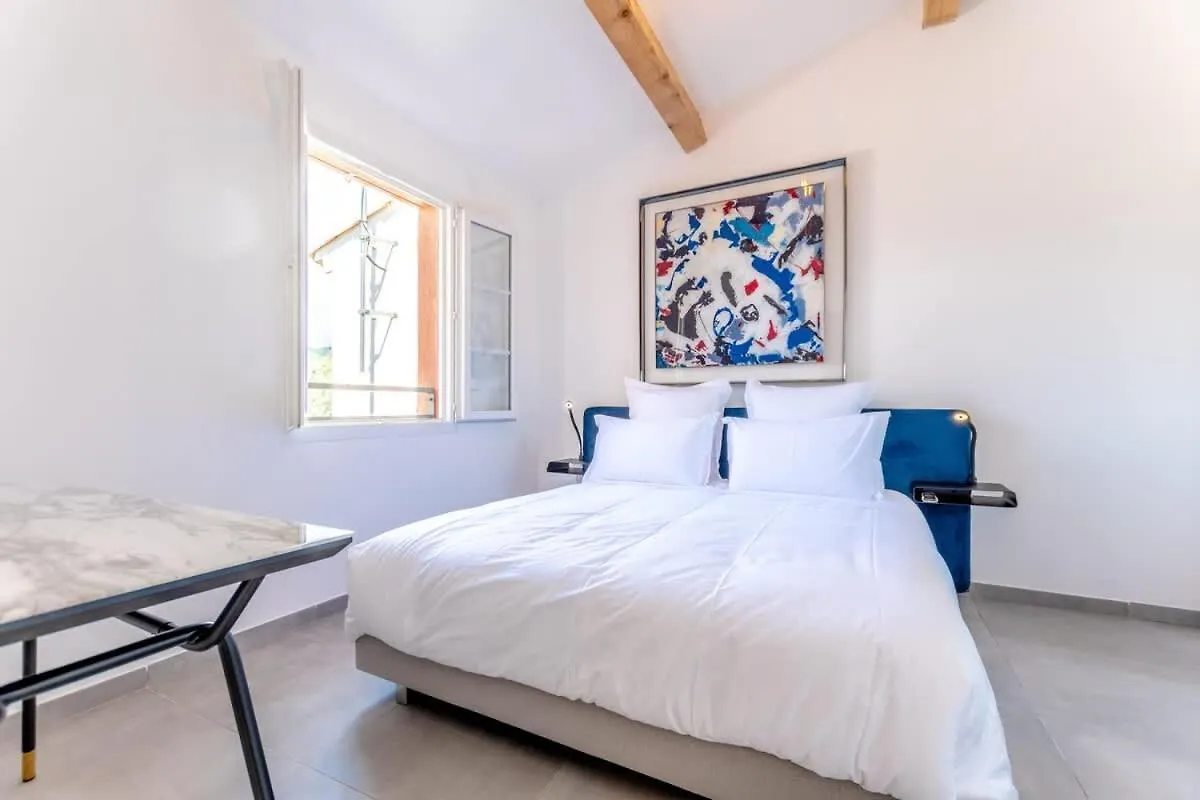 Modern Villa With Swimming Pool Grimaud
