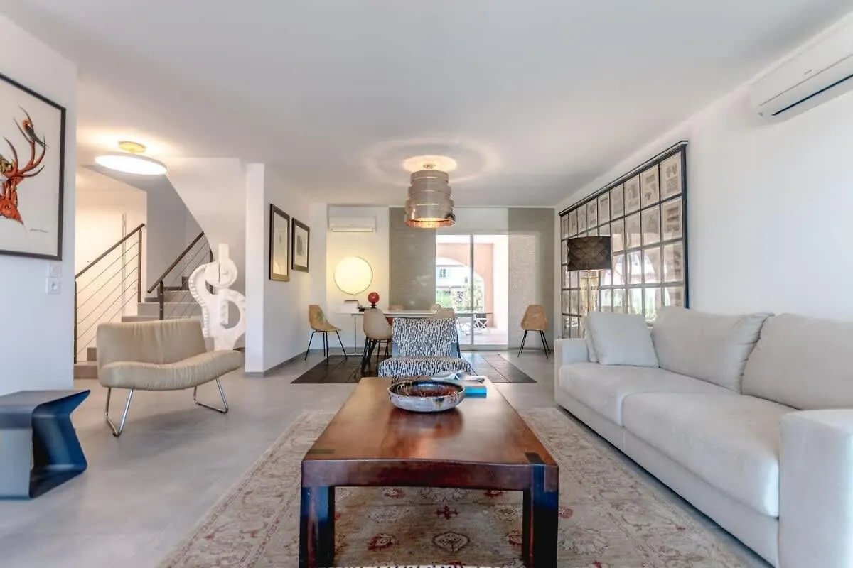 Modern Villa With Swimming Pool Grimaud